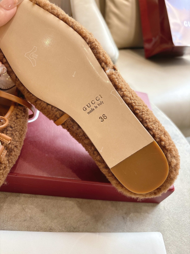 Gvc*1 flat shoes